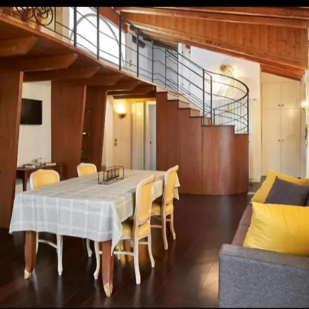 Lägenhet P&p Attico